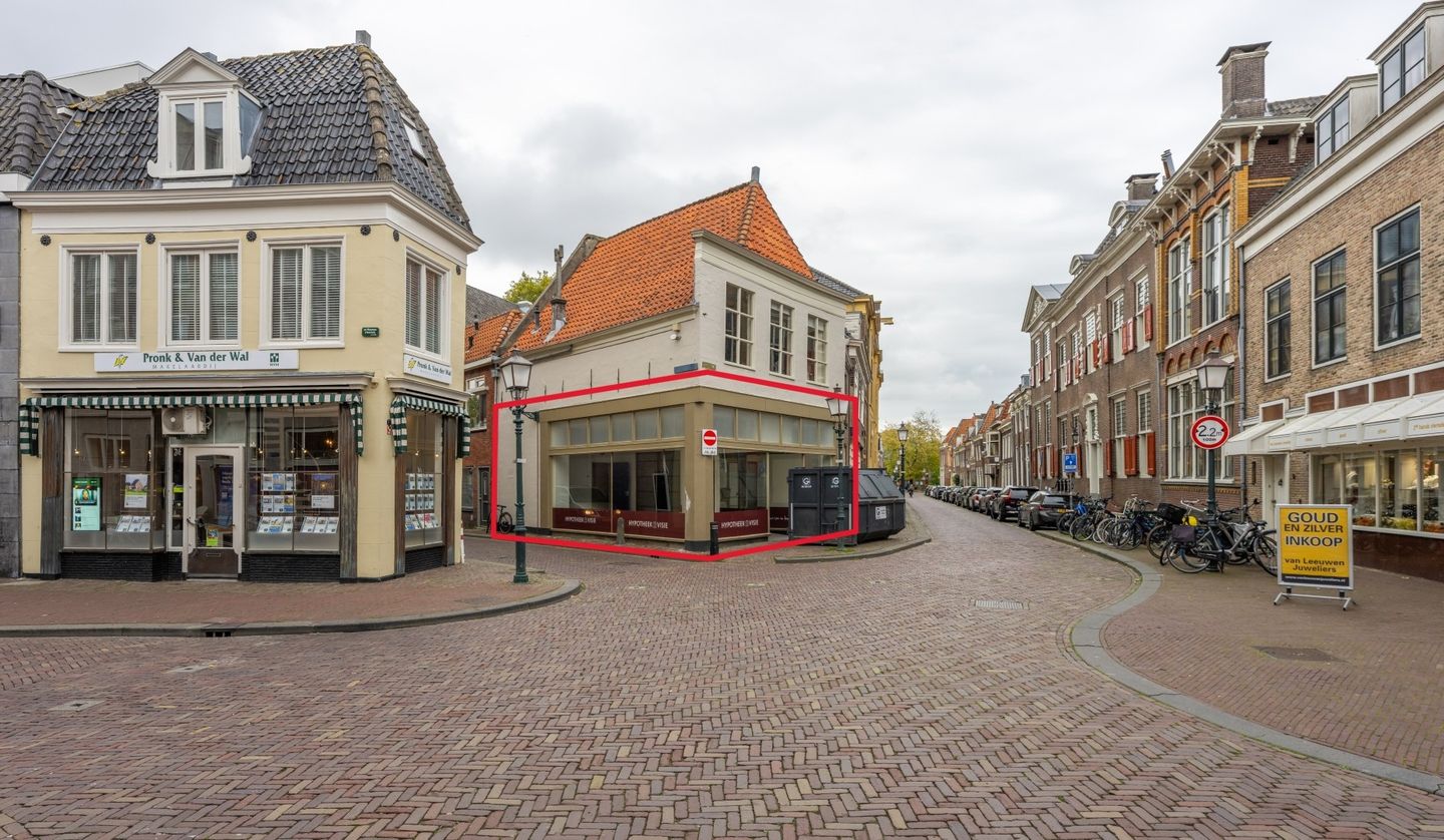 Bekijk foto 1 van Muntstraat 1