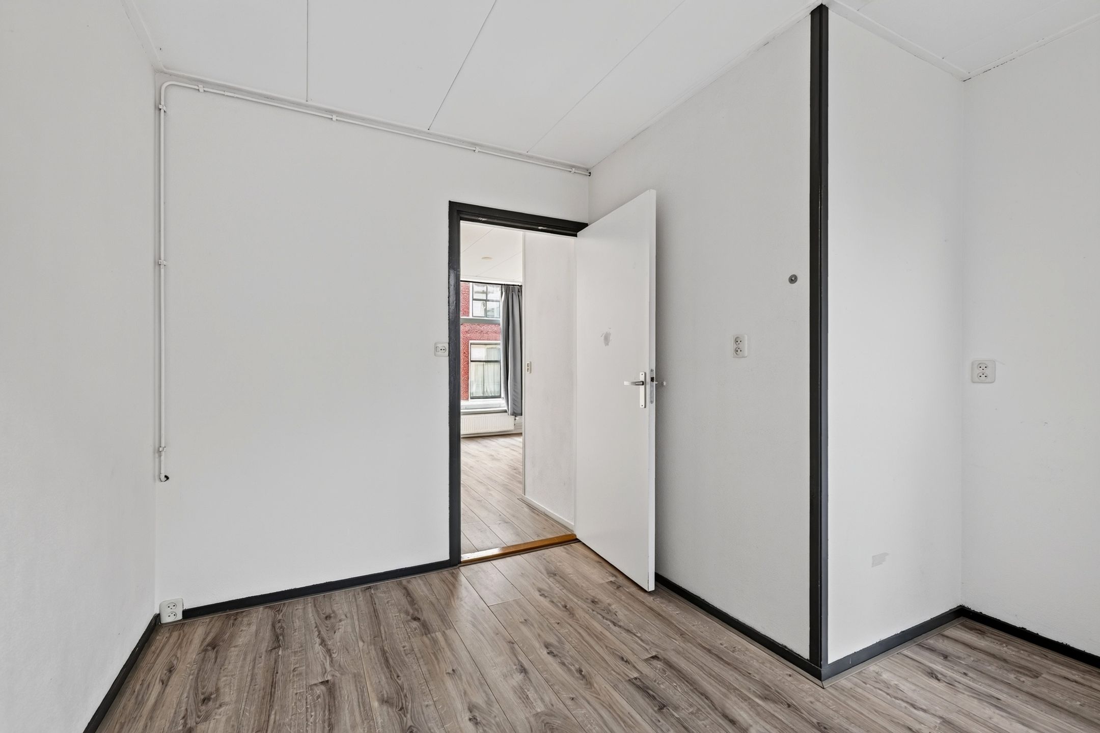 Photo 12 of Noordeinde 32-A