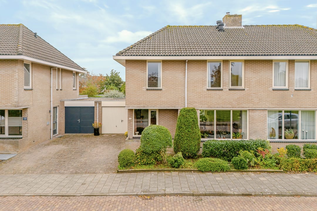 Photo 8 of Schweitzerstraat 31