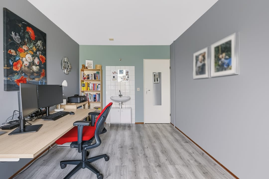 Photo 46 of Schweitzerstraat 31