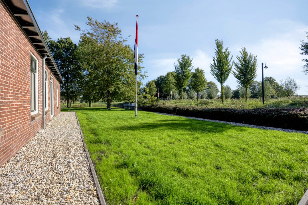 Photo 31 of Middenweg 1