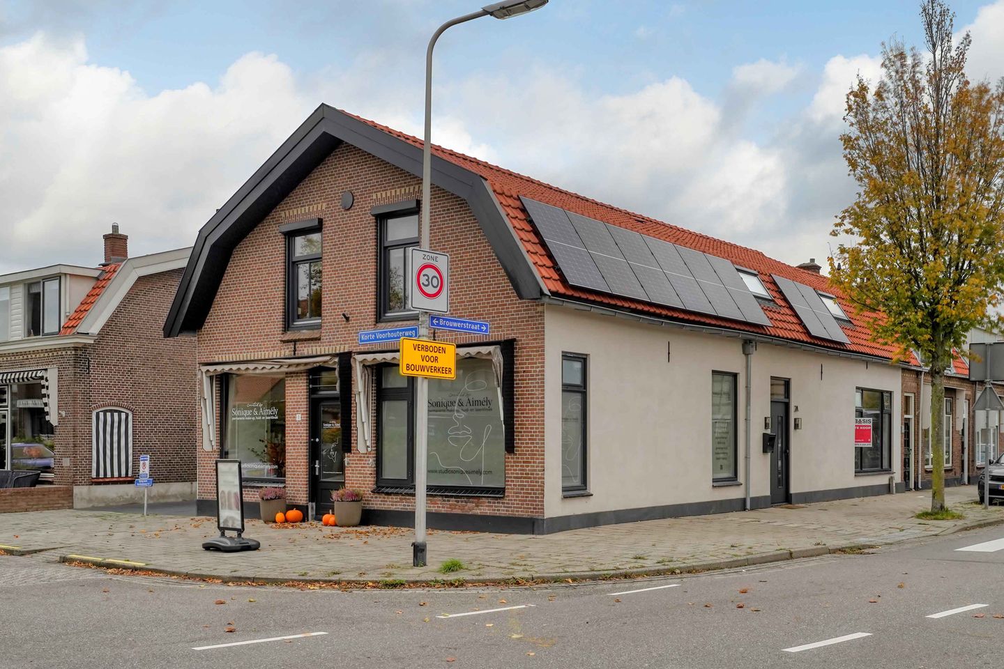 View photo 2 of Korte Voorhouterweg 1
