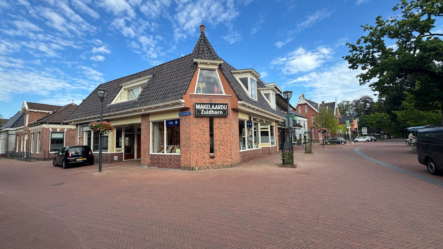 Bekijk foto 1 van Hoofdstraat 18