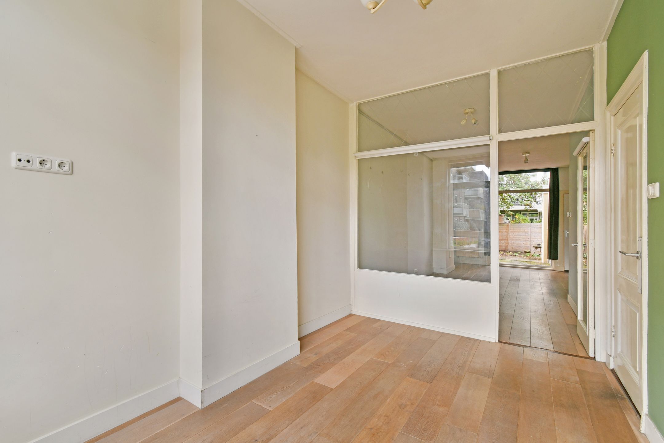 Photo 6 of Van Imhoffstraat 21
