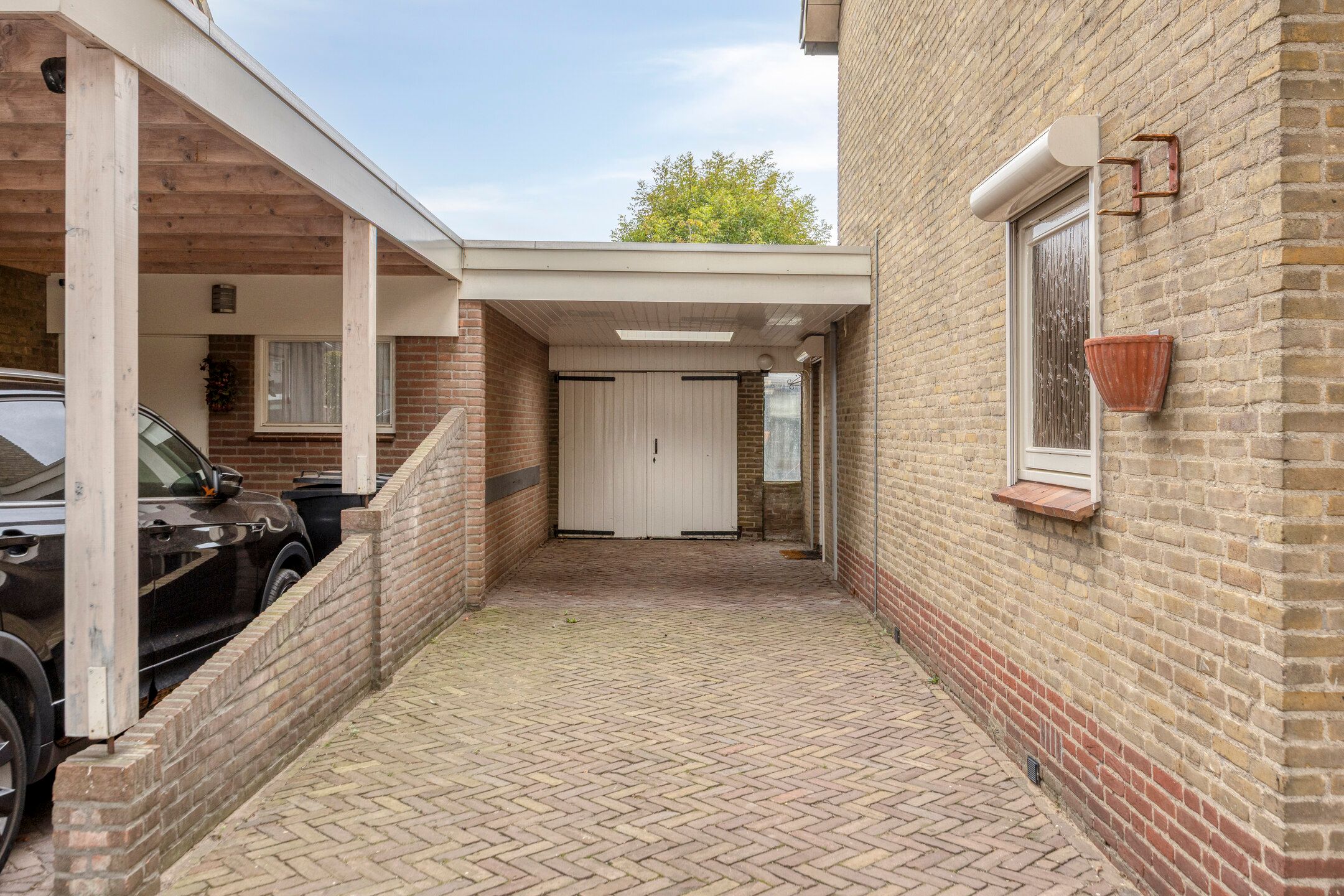 Photo 42 of Schoonstraat 60