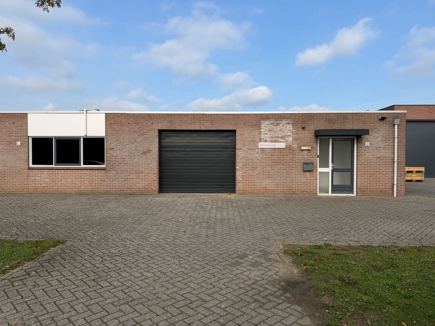 View photo 4 of Helmkamp 36