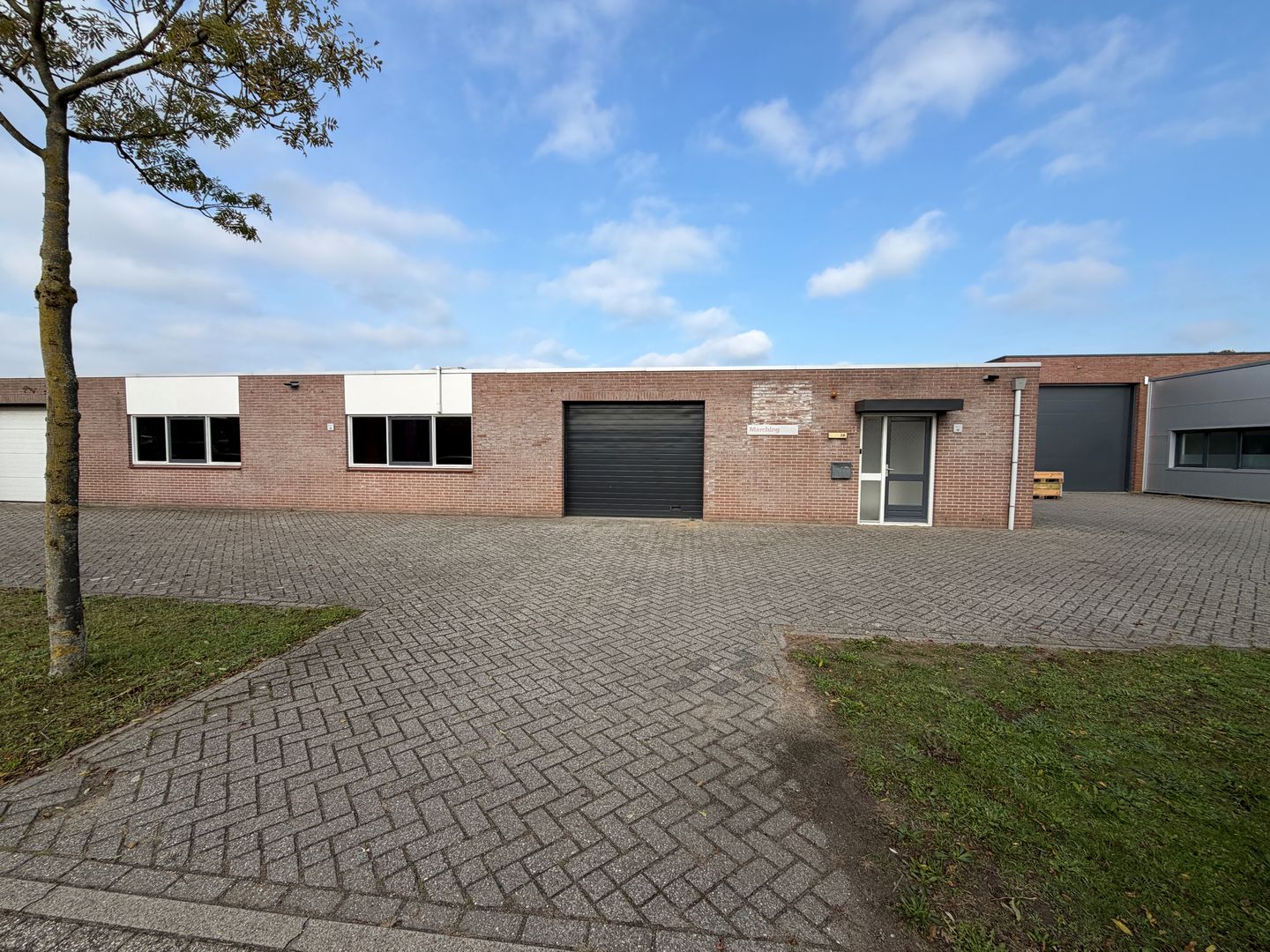 View photo 3 of Helmkamp 36