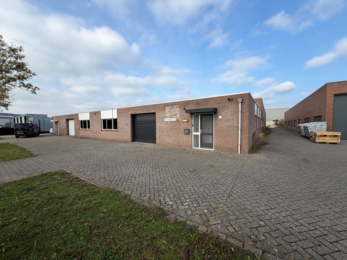 View photo 5 of Helmkamp 36
