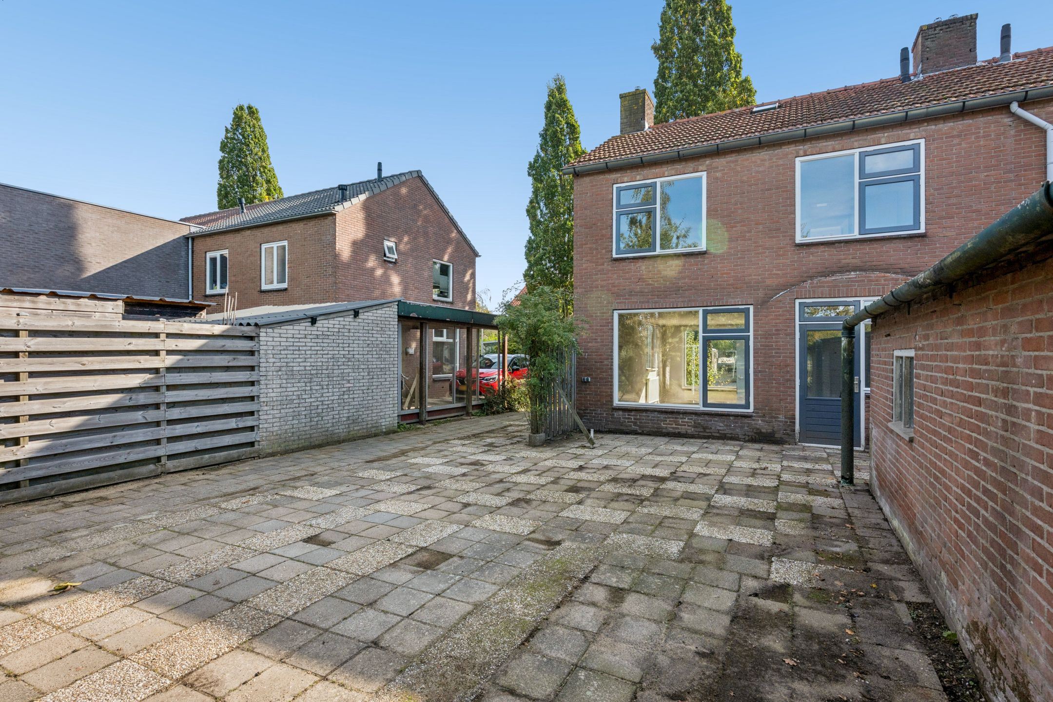 Photo 3 of Van Welderenstraat 14