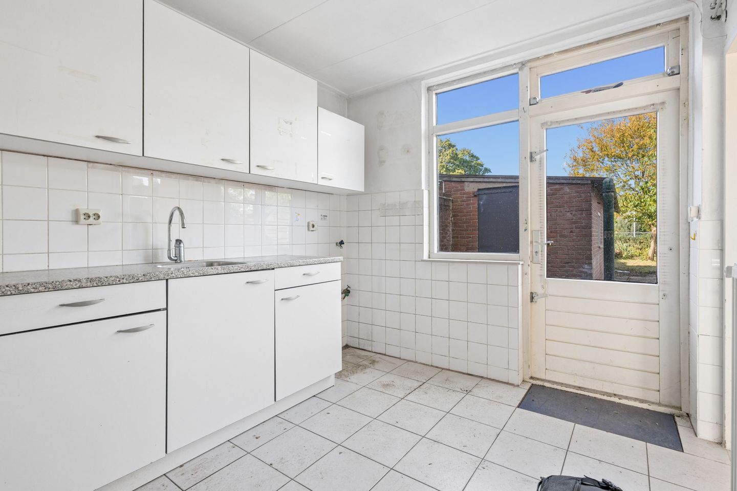 Photo 10 of Van Welderenstraat 14