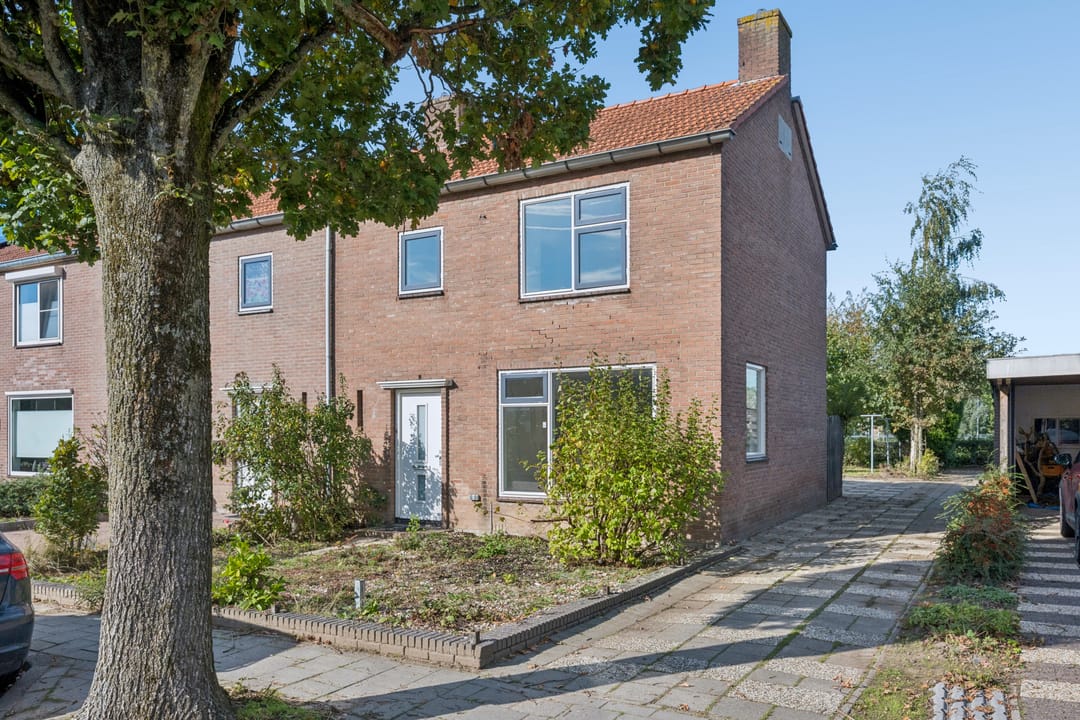 Photo 22 of Van Welderenstraat 14