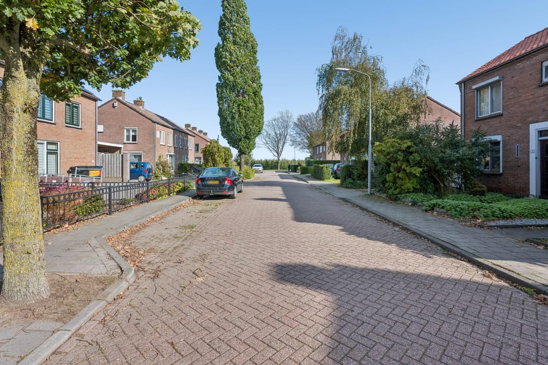 Photo 28 of Van Welderenstraat 14