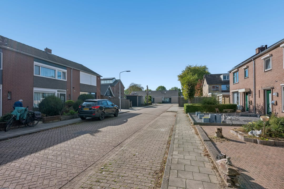 Photo 31 of Van Welderenstraat 14