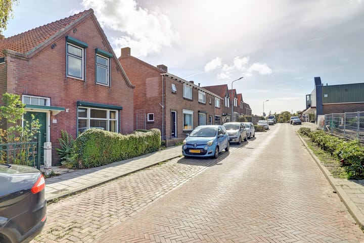 Photo 4 of Burg. Langebeekestraat 12