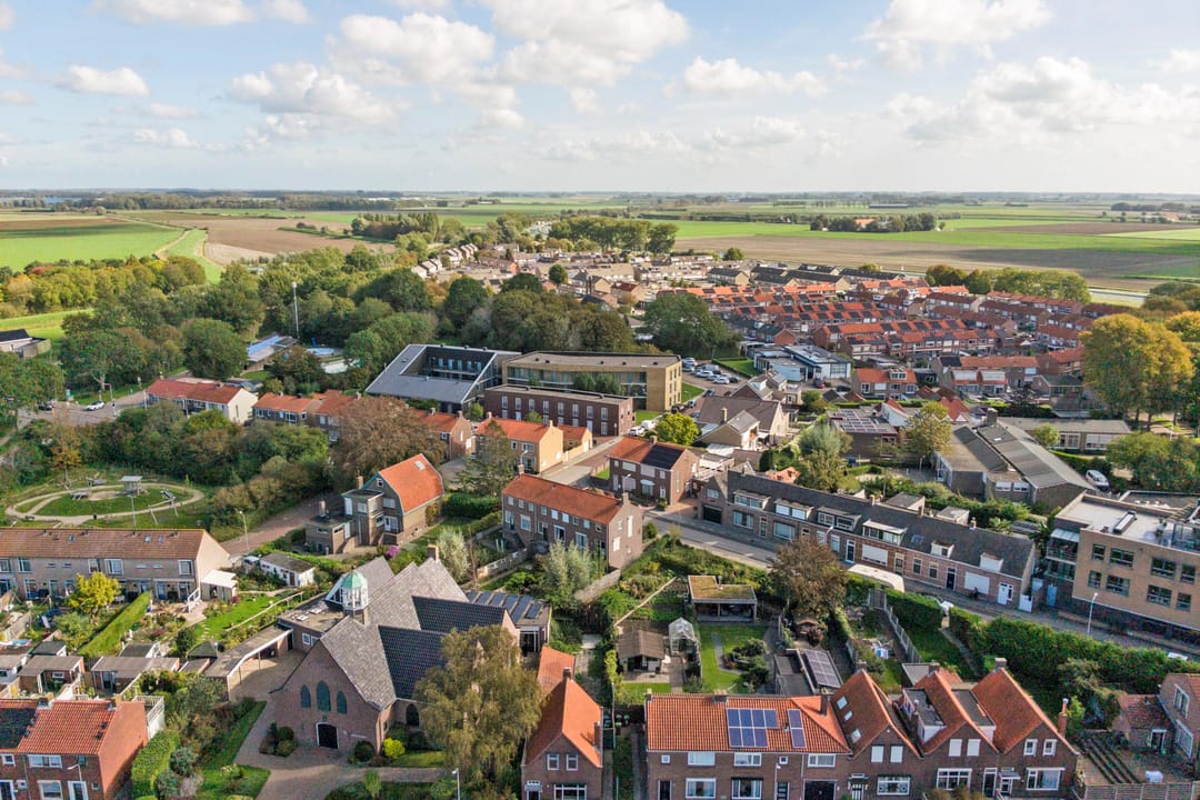 Photo 37 of Burg. Langebeekestraat 12