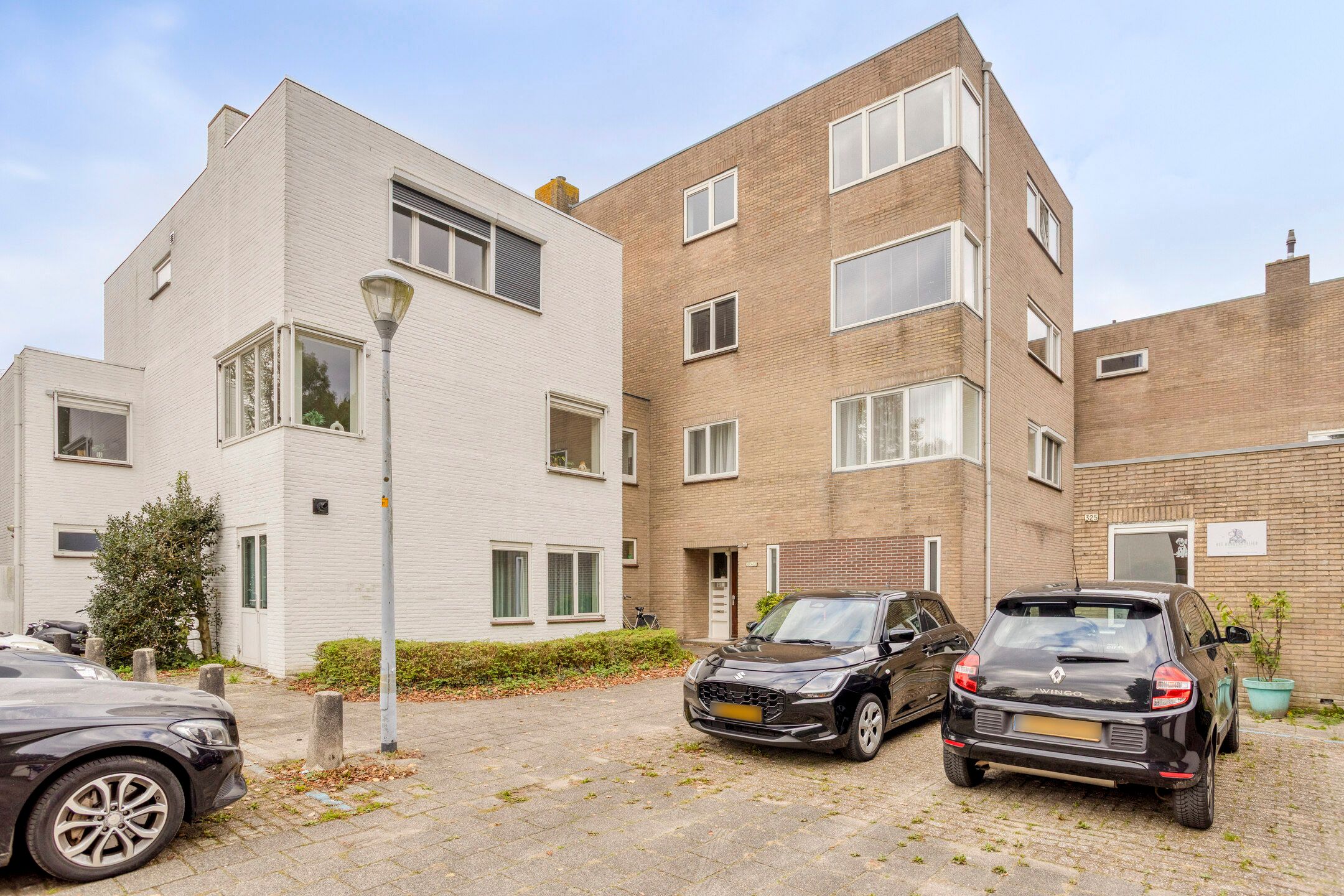 Photo 6 of Van den Berghlaan 329