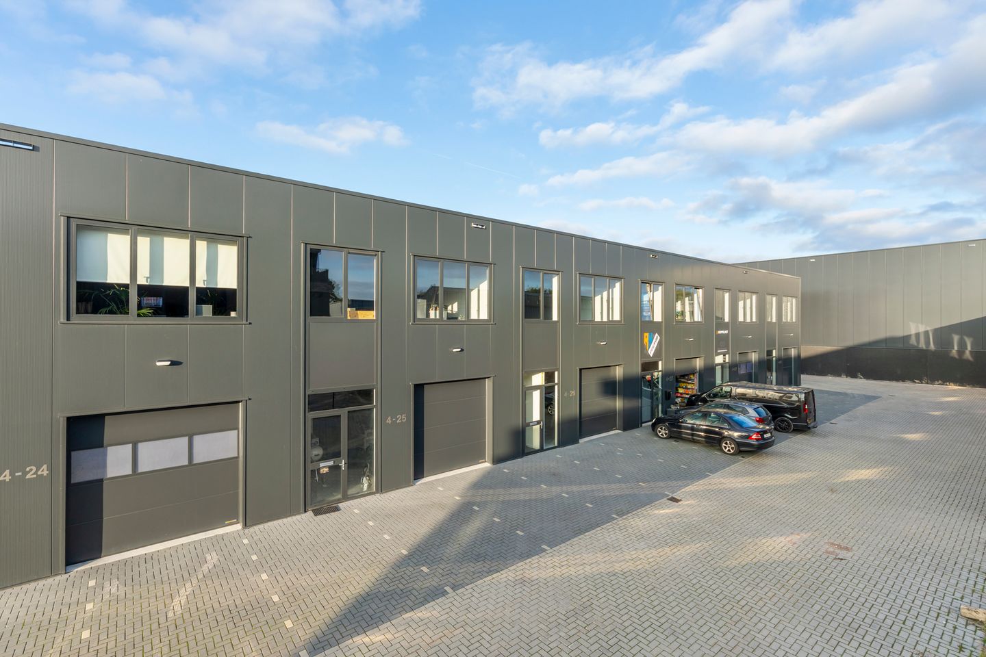 View photo 2 of Verlengde Parallelweg 4-26
