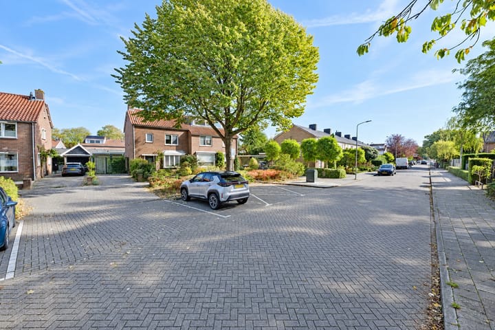 Foto 4 van Scheeringlaan 9