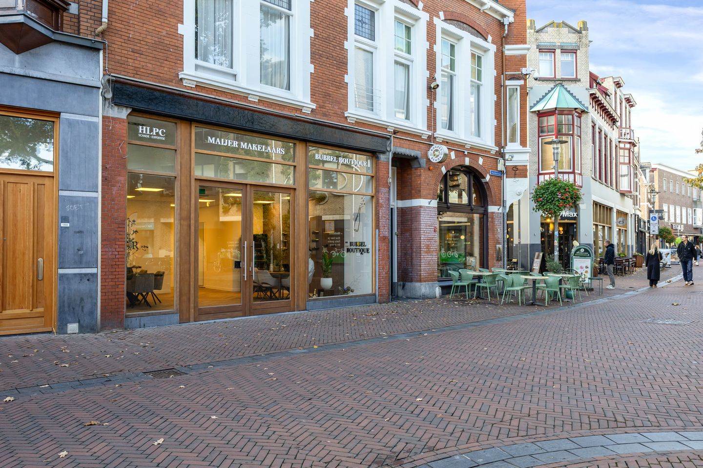 View photo 2 of Hoofdstraat 141