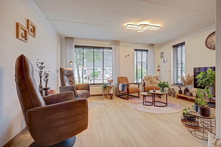 Photo 2 of Maaiklinkstraat 17