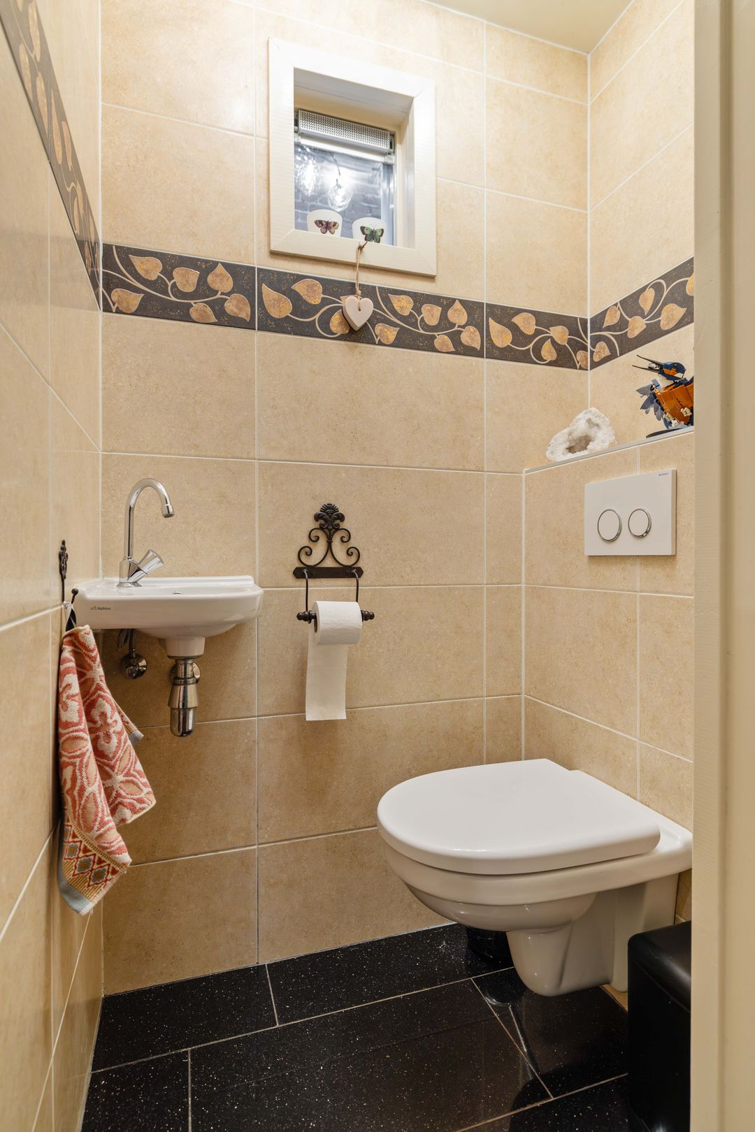 Photo 13 of Emmastraat 22-A