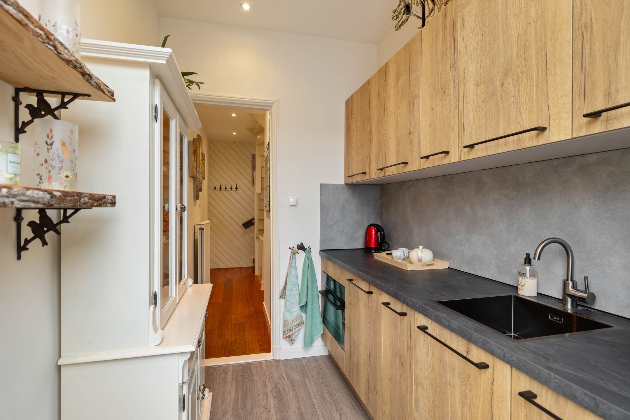 Photo 24 of Emmastraat 22-A