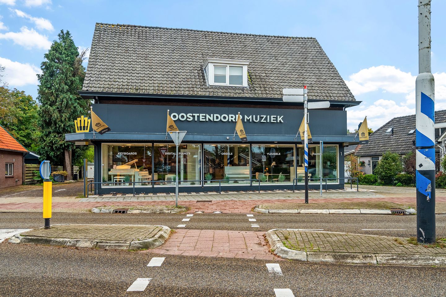 Bekijk foto 1 van Stationsweg 1