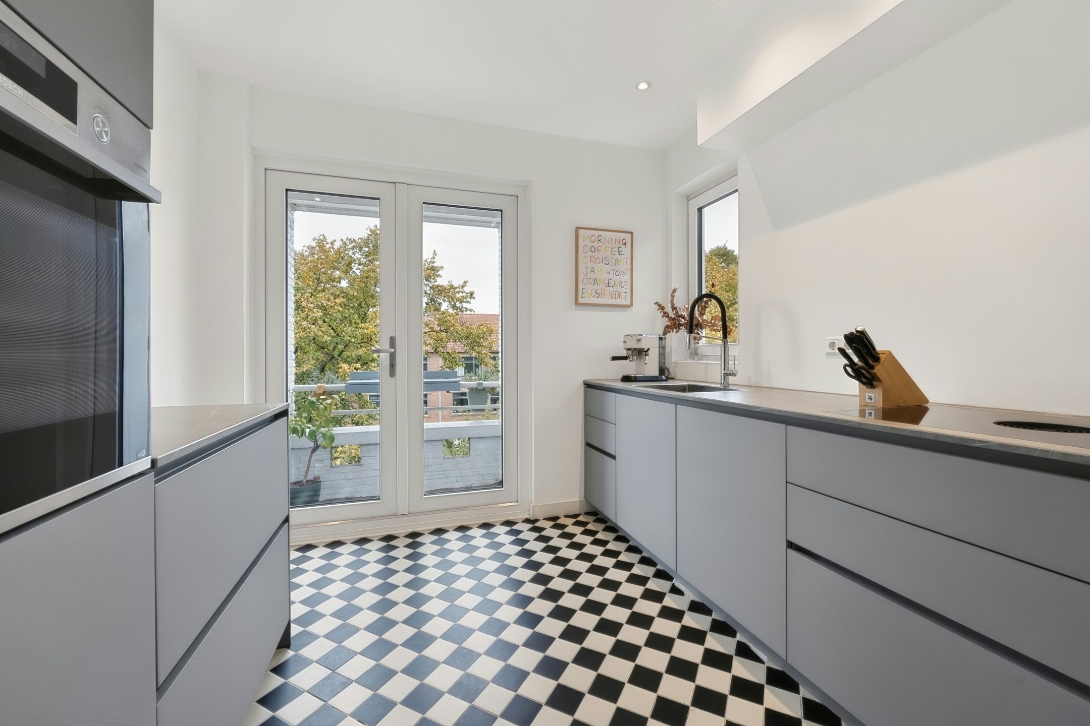 Photo 18 of Moddermanstraat 6