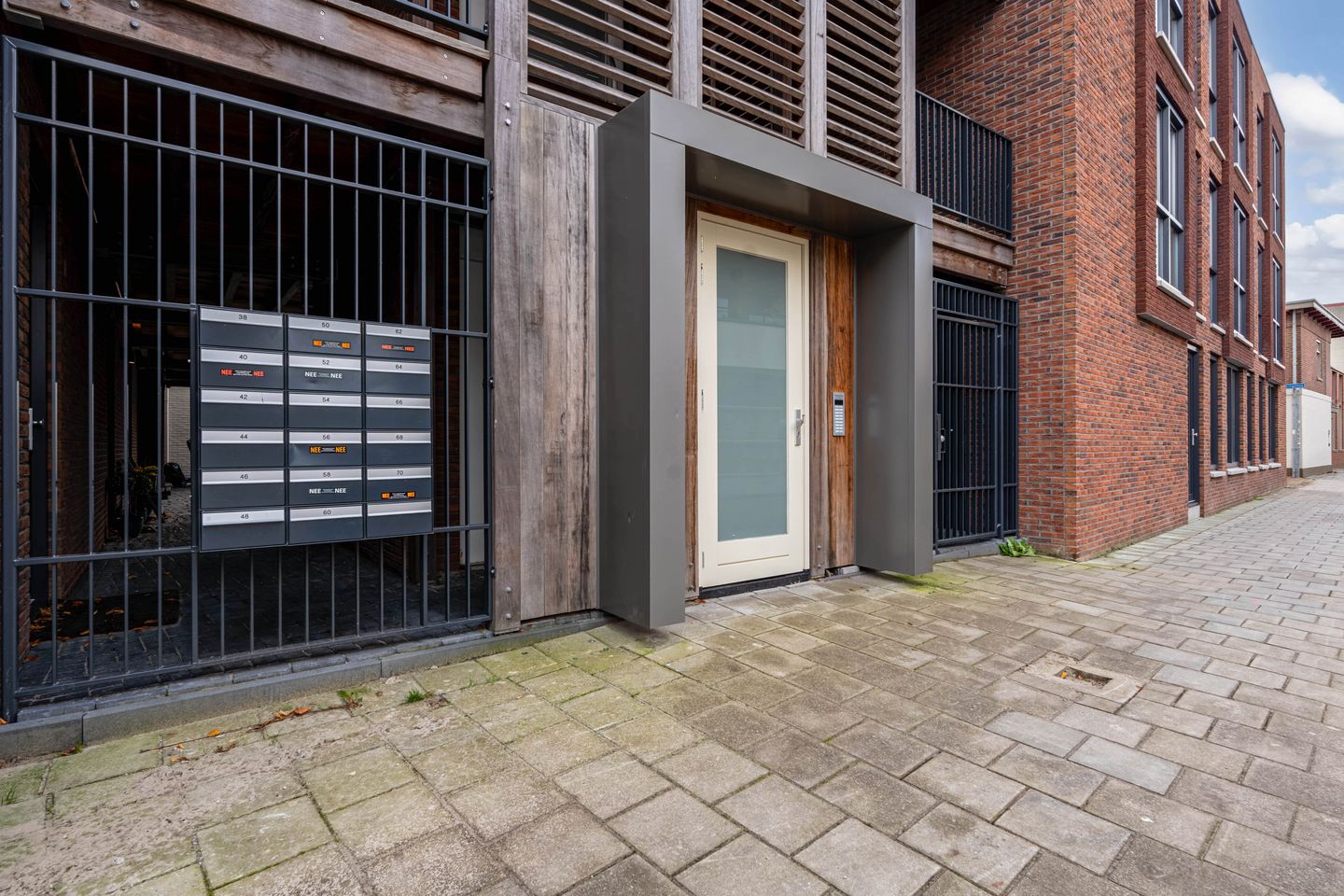 Photo 10 of Kerkstraat 52