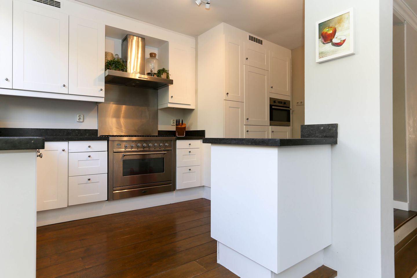 Photo 10 of Riouwstraat 200
