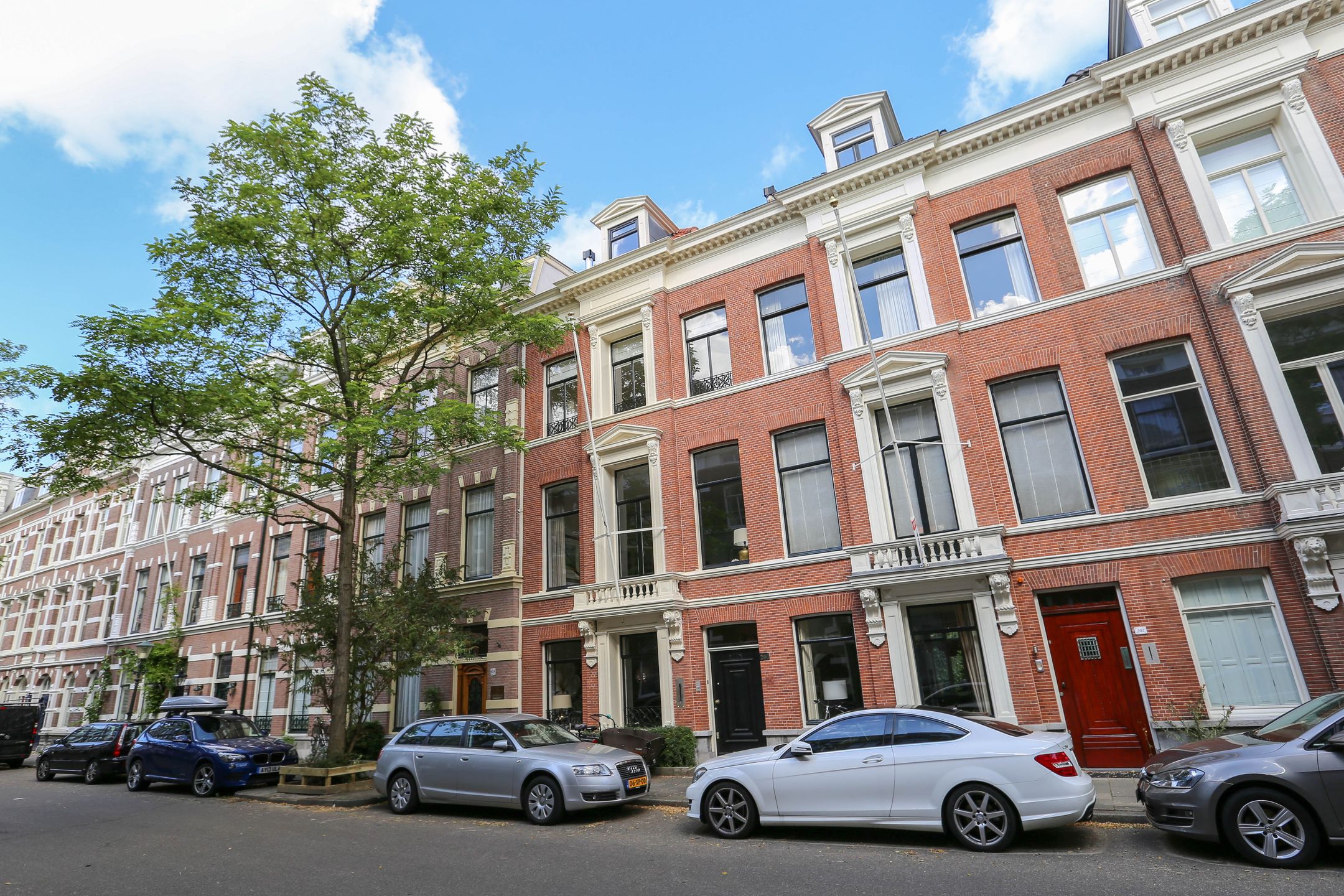Photo 45 of Riouwstraat 200