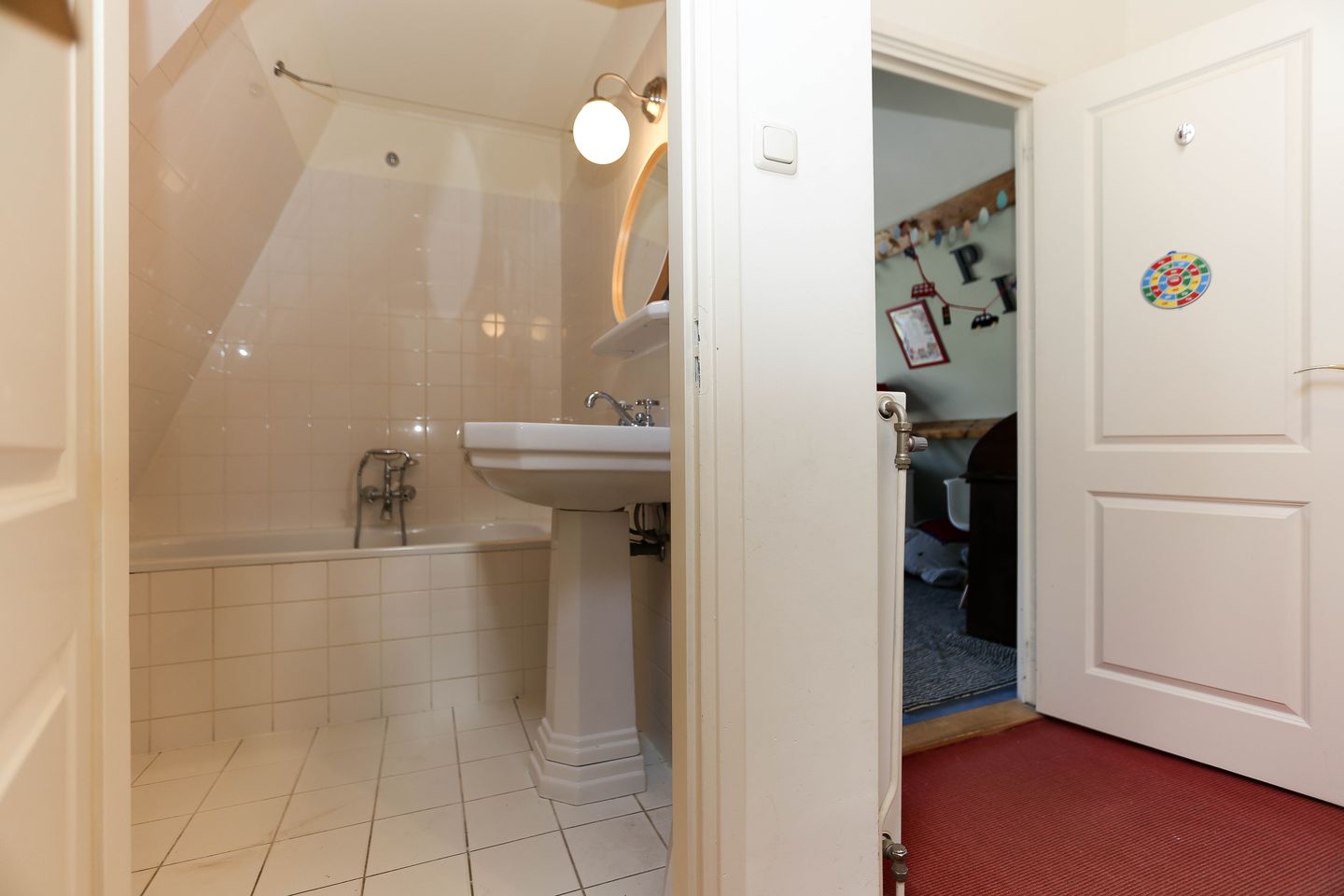 Photo 35 of Riouwstraat 200