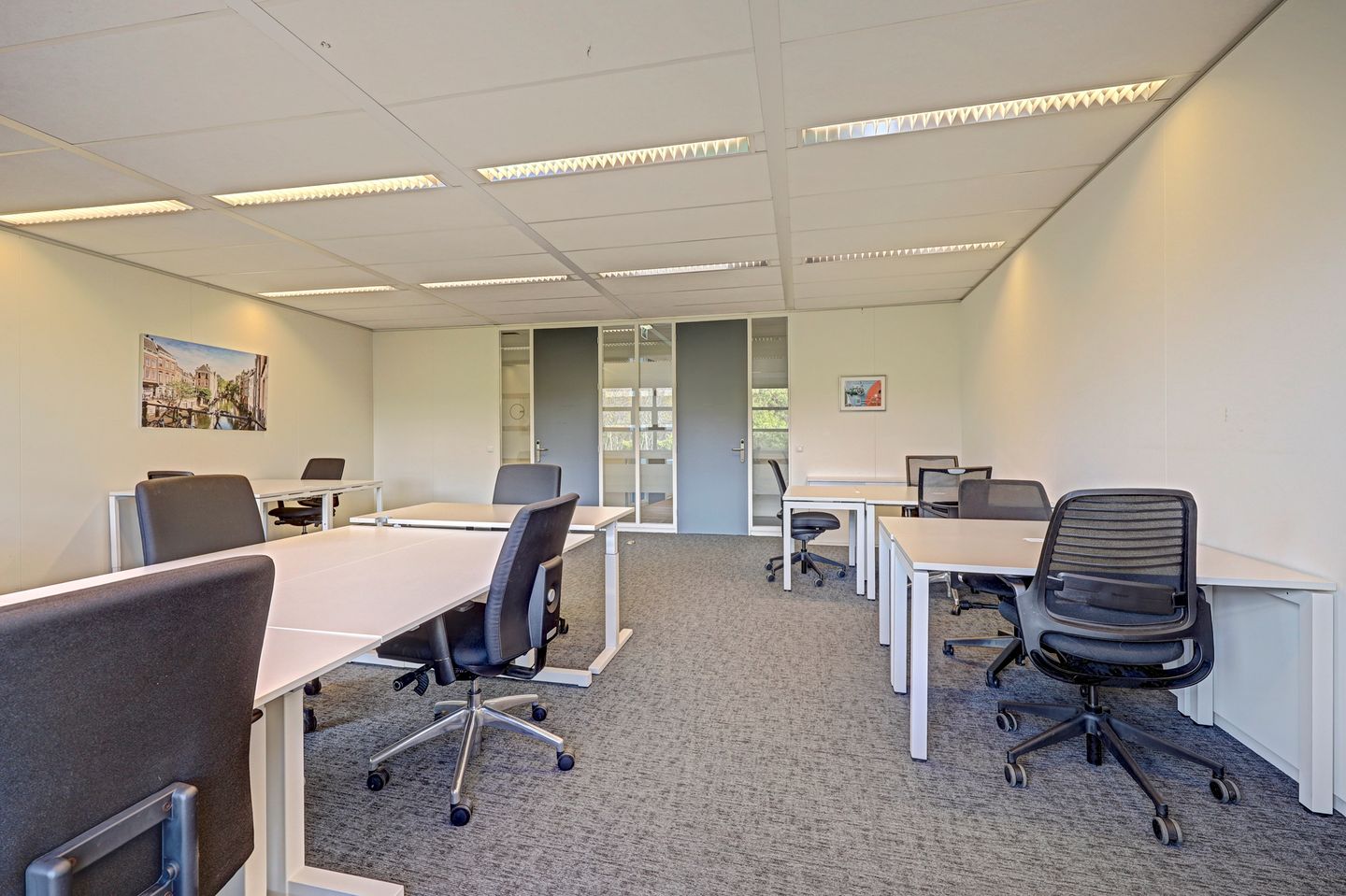 Bekijk foto 1 van Newtonlaan 115