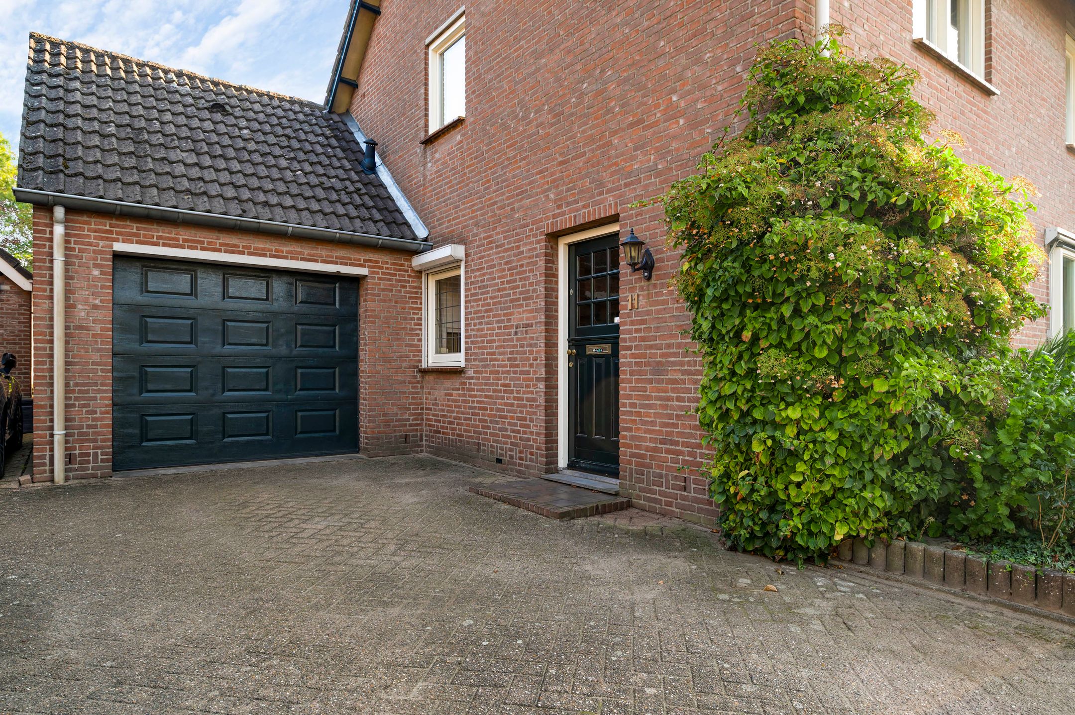 Photo 39 of Maasstraat 11