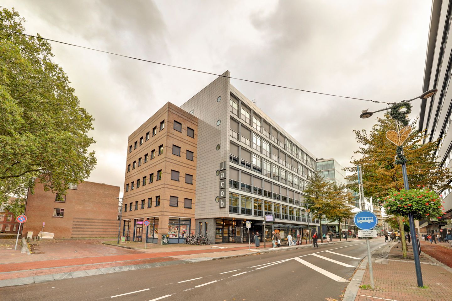 Bekijk foto 2 van St.-Jacobsstraat 123-125