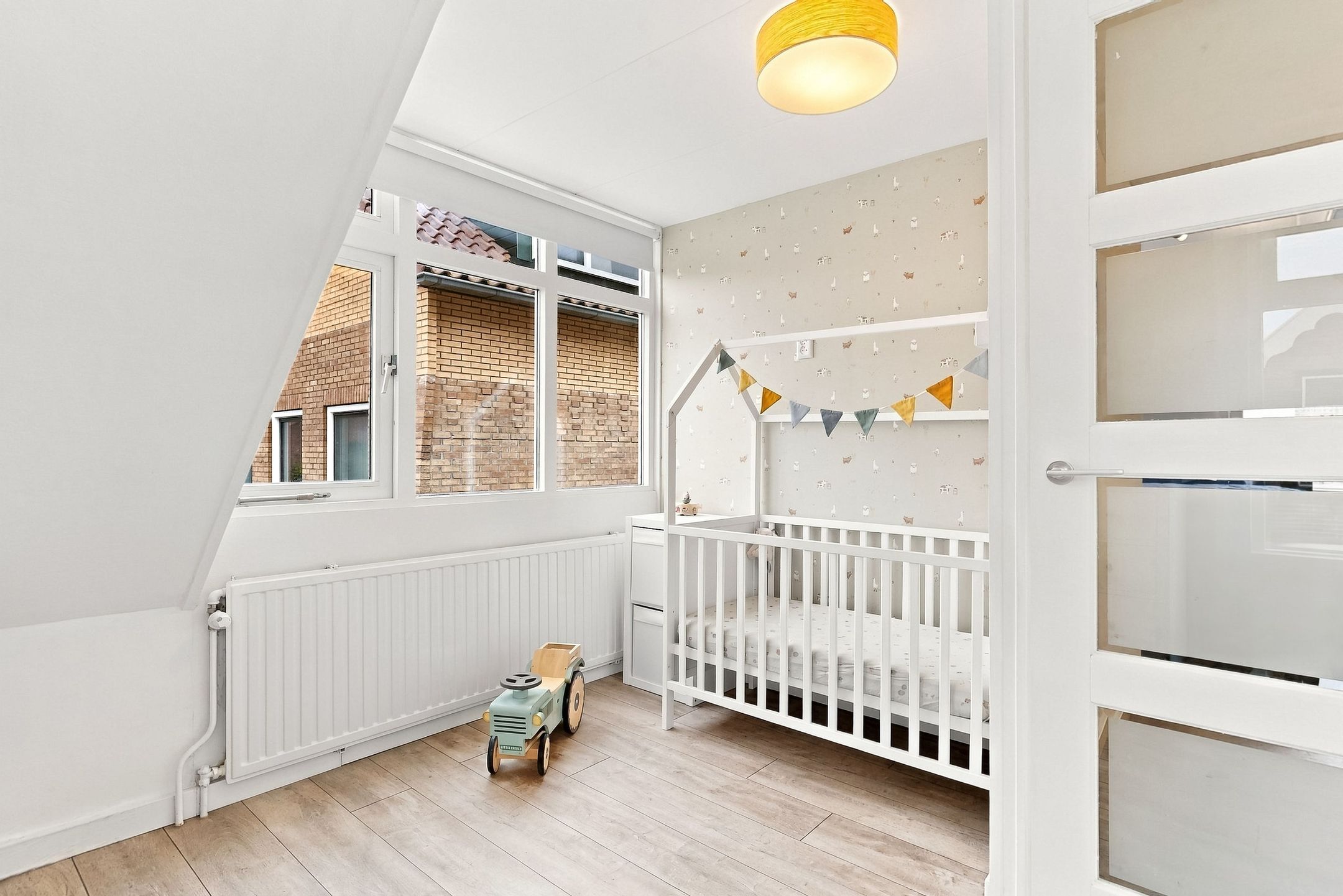 Photo 24 of Burgemeester Doormanstraat 37