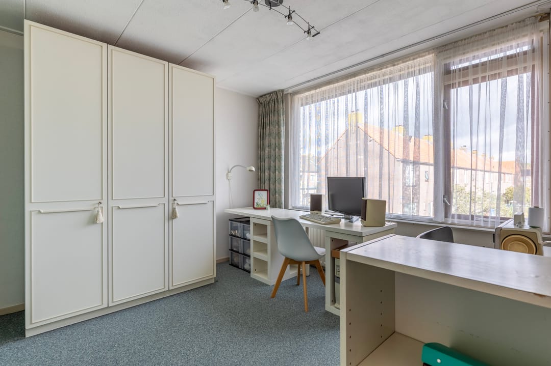 Photo 43 of Beatrixstraat 12