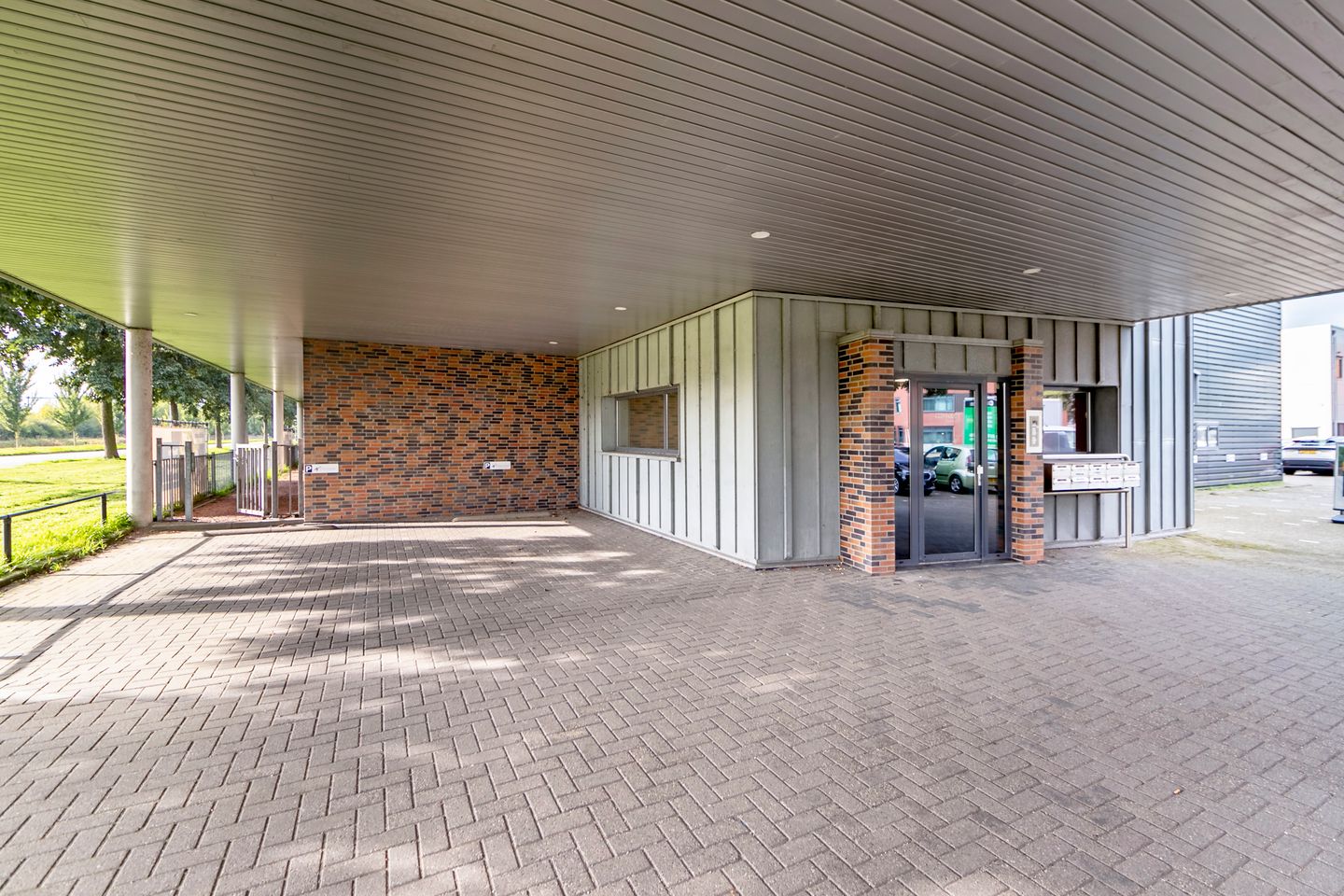Bekijk foto 4 van Luzernestraat 13