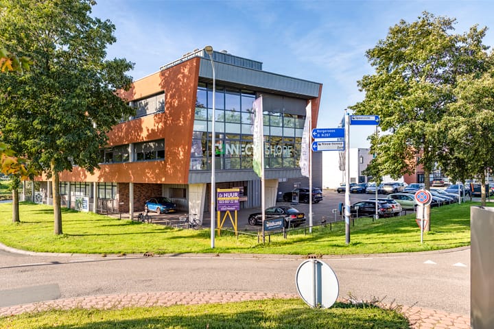 Luzernestraat 13, Nieuw-Vennep