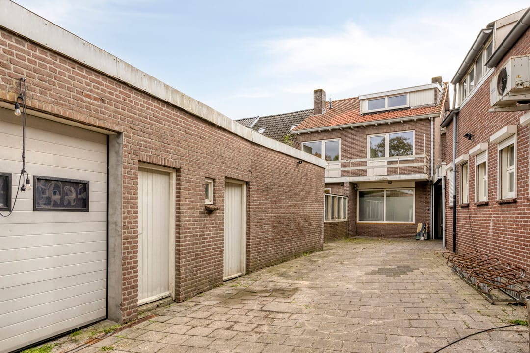 Photo 41 of Brugstraat 1