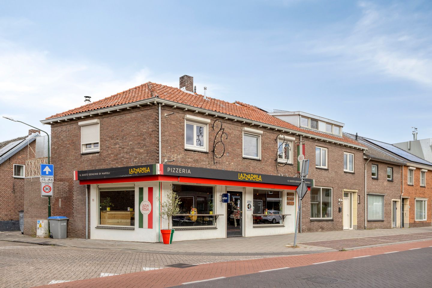 Photo 44 of Brugstraat 1