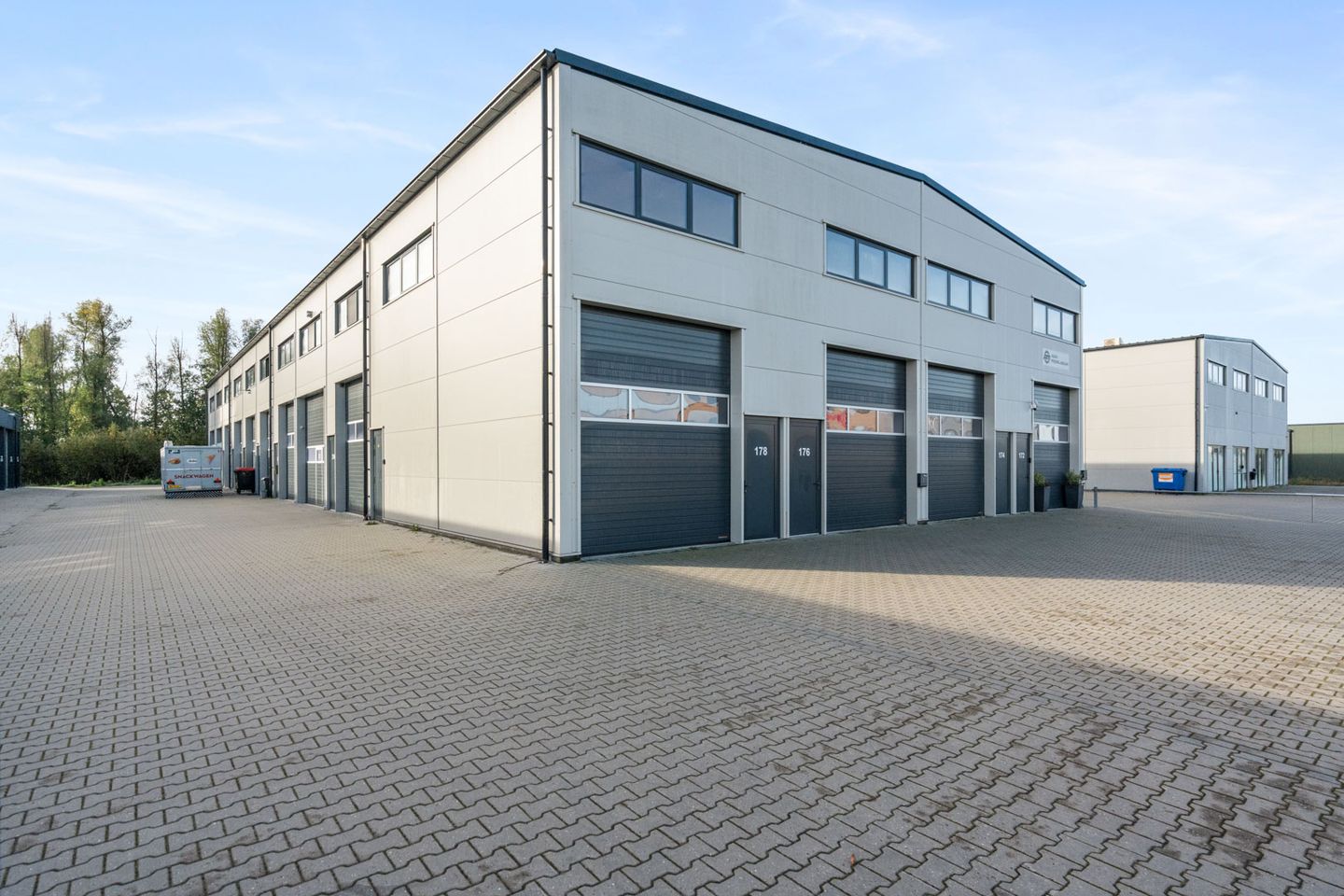 View photo 1 of Beneluxweg 178