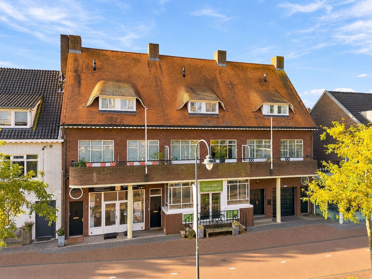 Bekijk foto 1 van Julianalaan 4