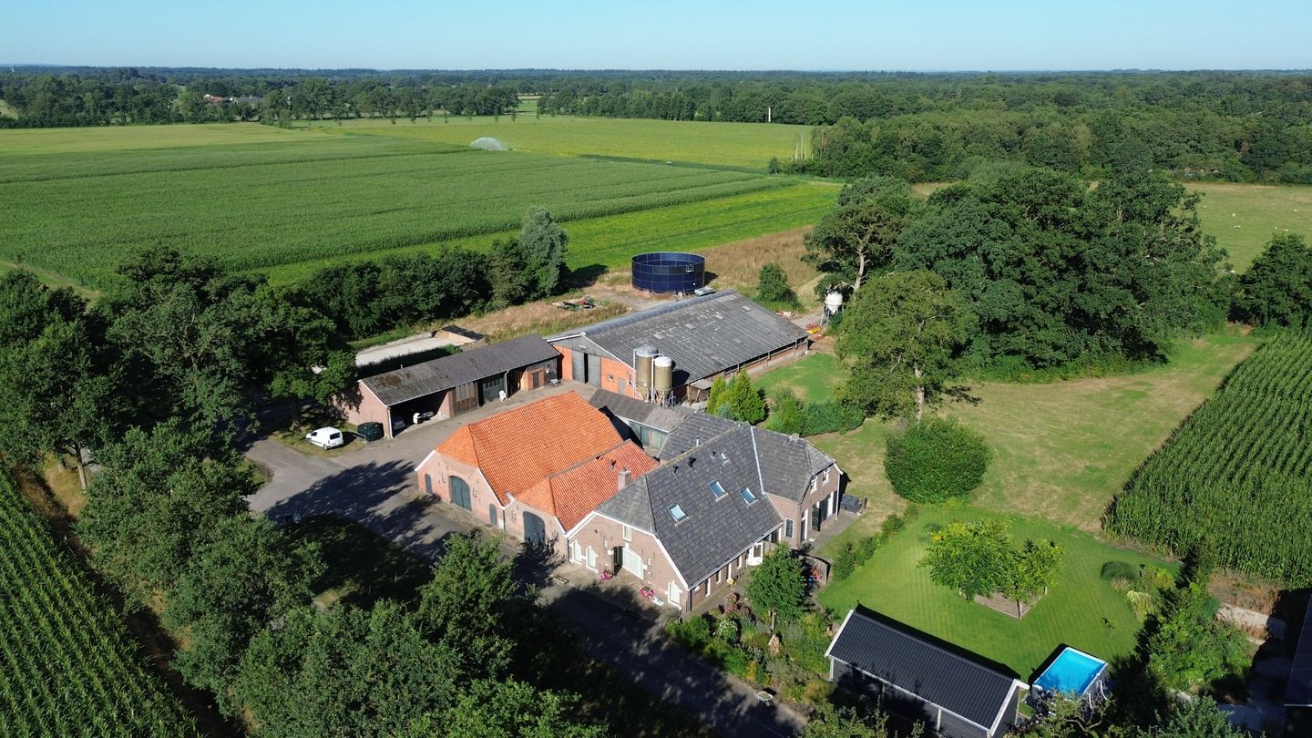 Bekijk foto 1 van Tolhutterweg 15-+ 15a