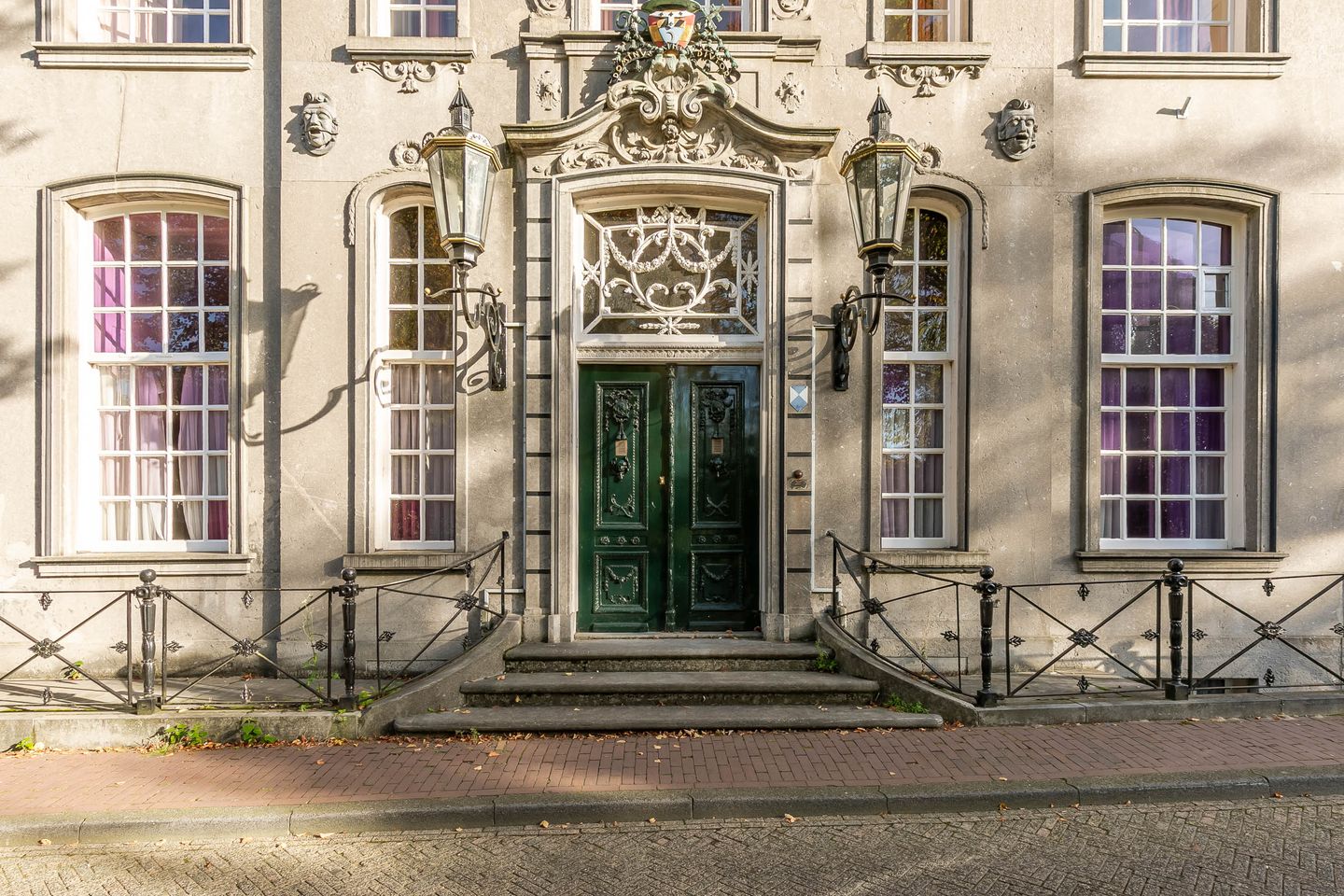 Bekijk foto 2 van Zuidsingel 38