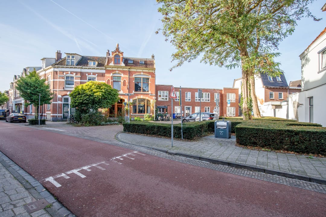 Photo 41 of Van Karnebeekstraat 70
