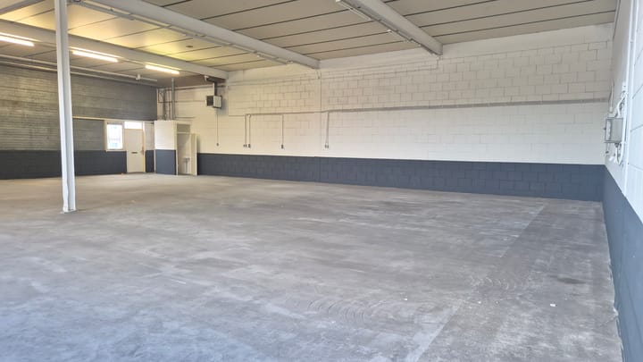 Industrieweg 98-100, Westknollendam