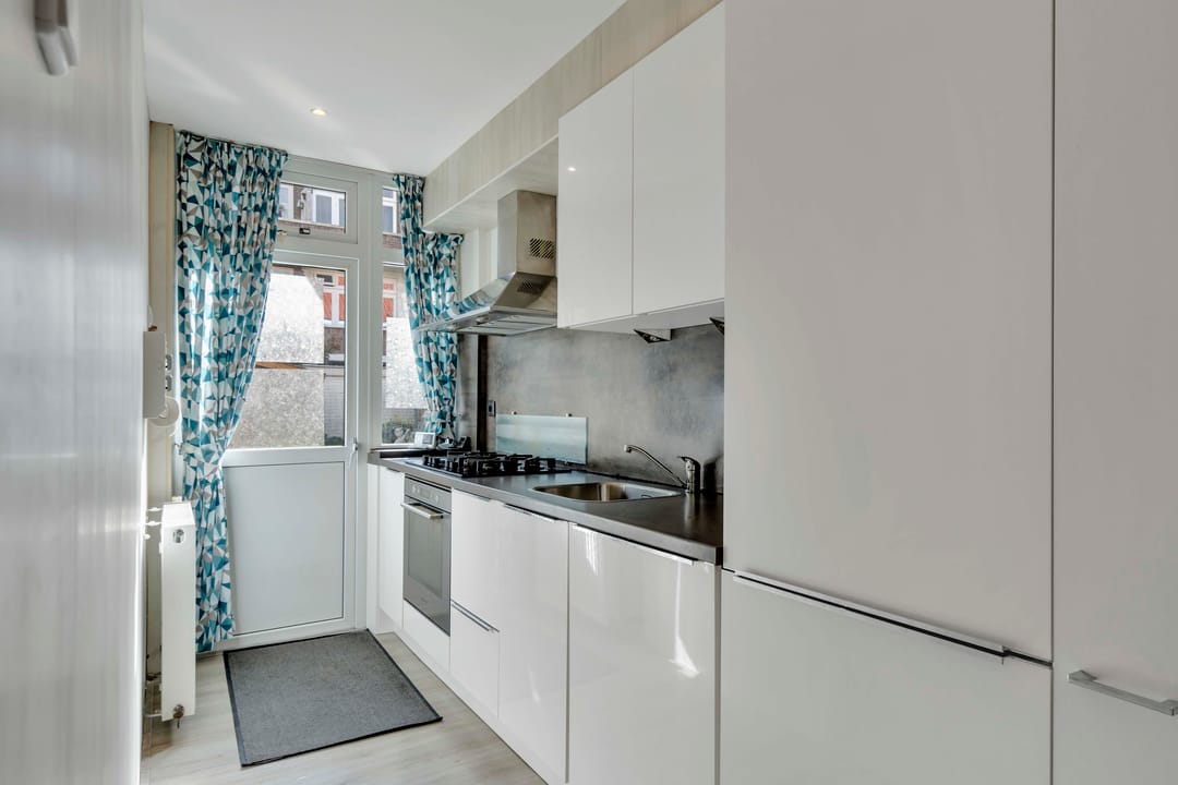 Photo 13 of Rhenenstraat 210