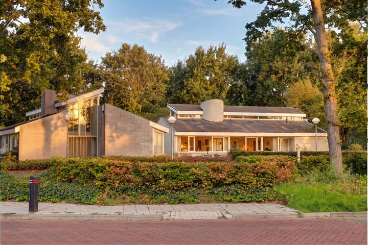 Wouwseweg 1, Halsteren
