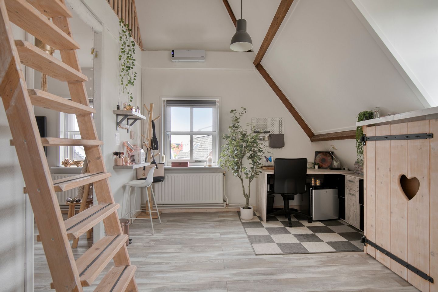Photo 29 of Margrietstraat 4